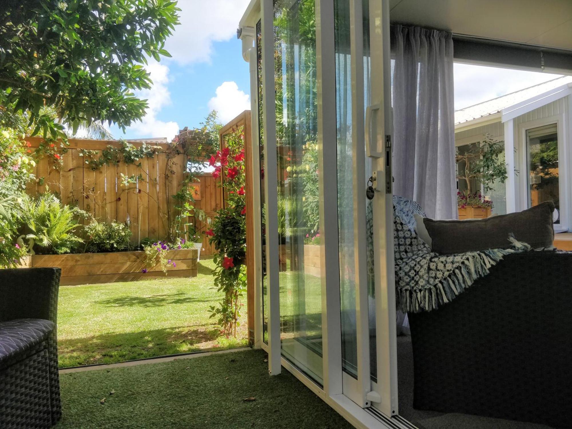 Tranquil Garden Apartment *